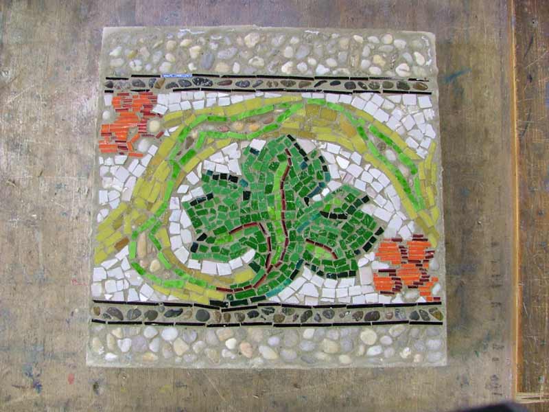 Bladeren en bessen 2. Vrij werk. Mozaiek. 30x30cm.